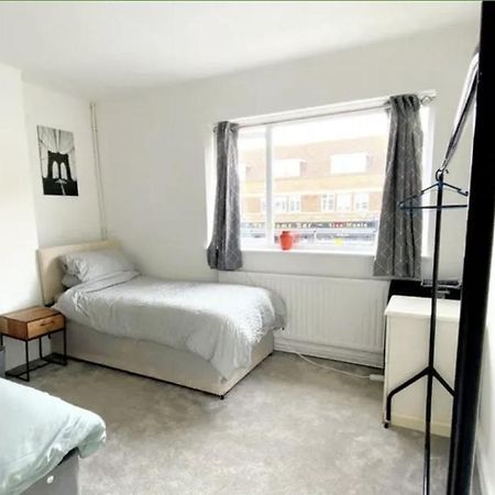 4 Bedroom Property Close To The Harry Potter Studio And Watford Junction Εξωτερικό φωτογραφία